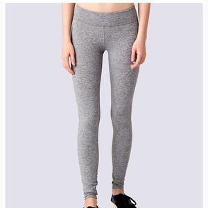 Girls size 12 light grey ivivva leggings